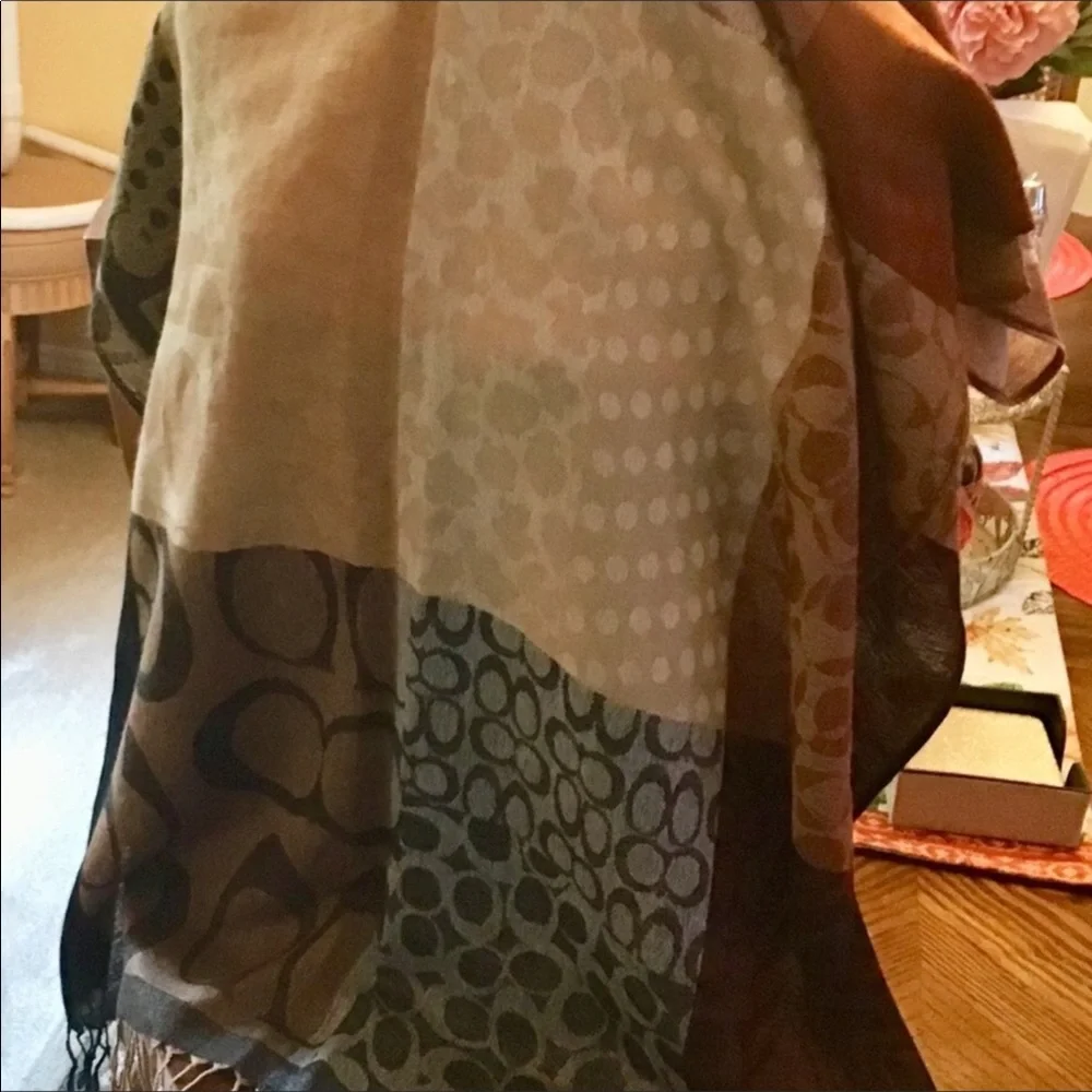 Pashmina scarf NWT has tassels ready with Fall colors. 70”x54” warm & co…